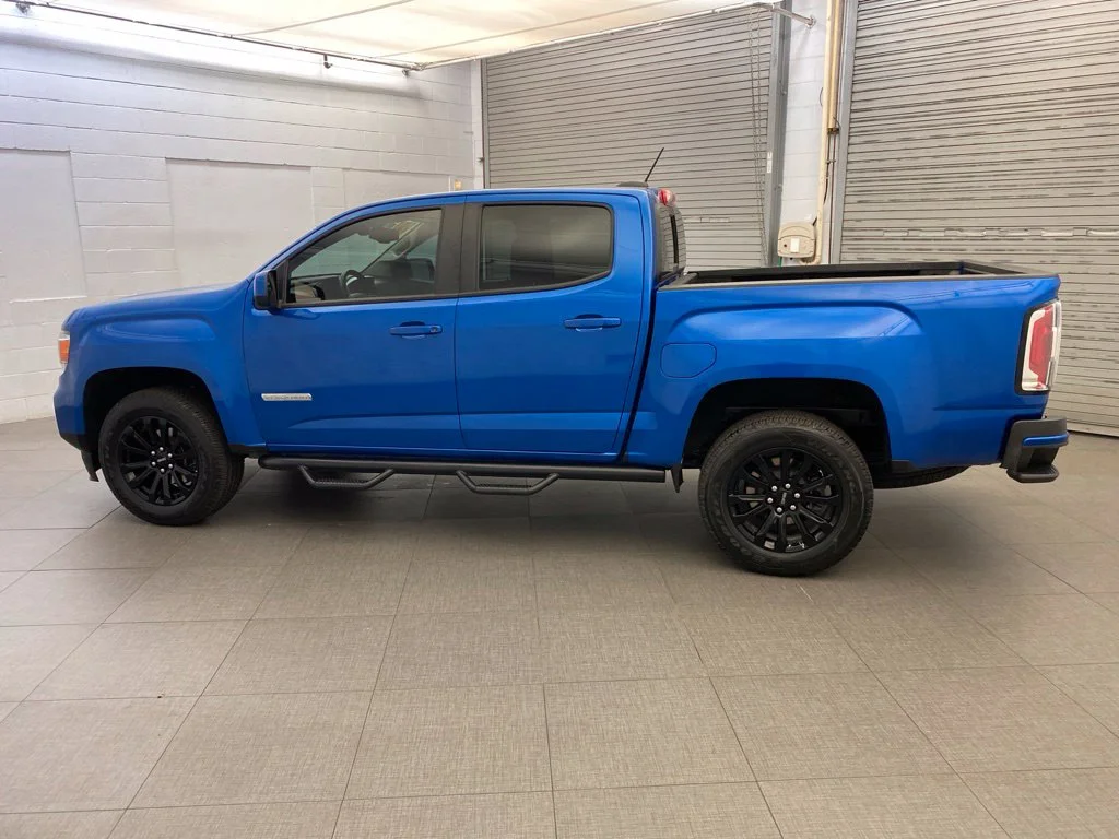 Used 2022 Blue GMC Elevation image 10