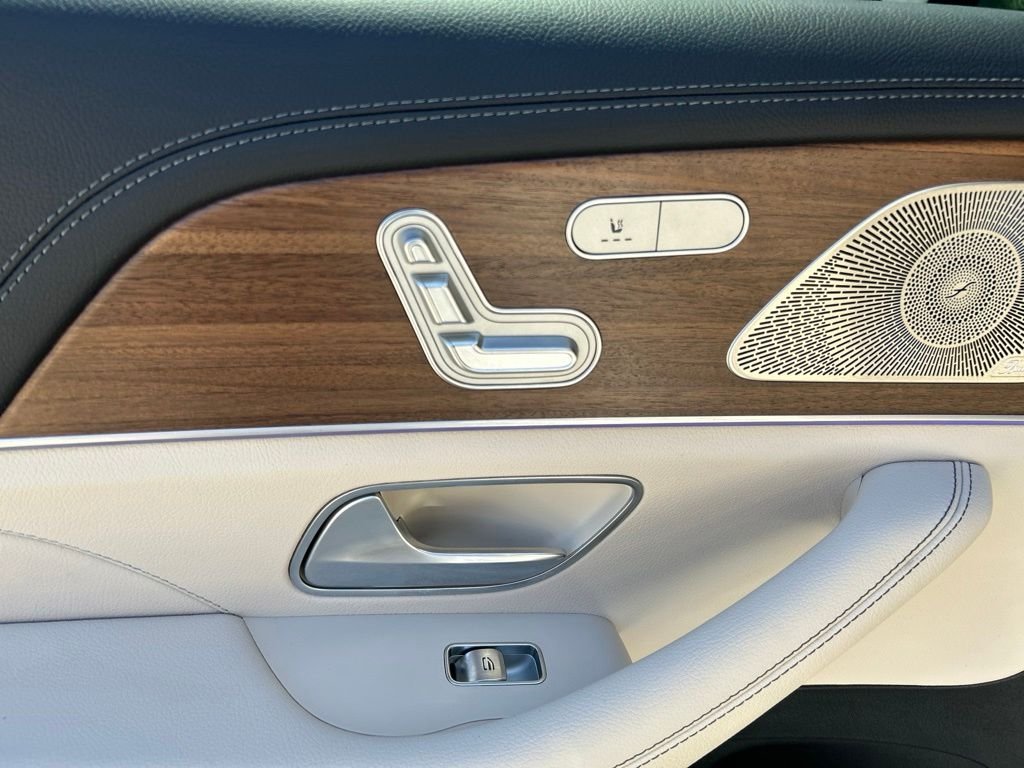 Used 2025  Mercedes-Benz GLS 580 image 18