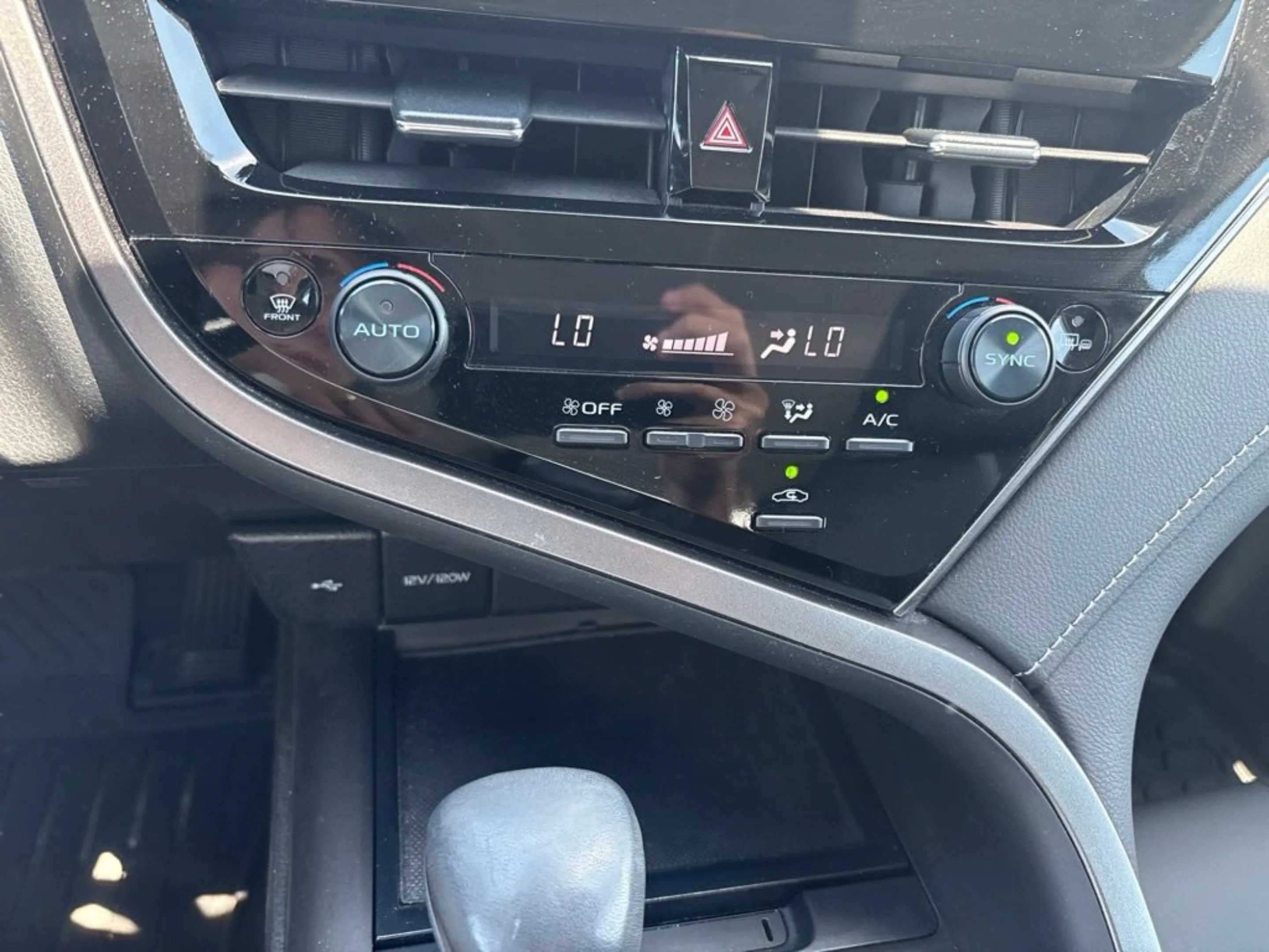 Used 2024 Ice Toyota SE image 12