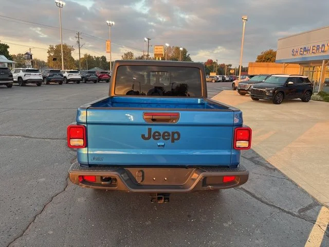 Used 2022 Blue Jeep Sport image 6