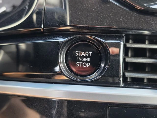 2025 Nissan Pathfinder SV - Photo 35