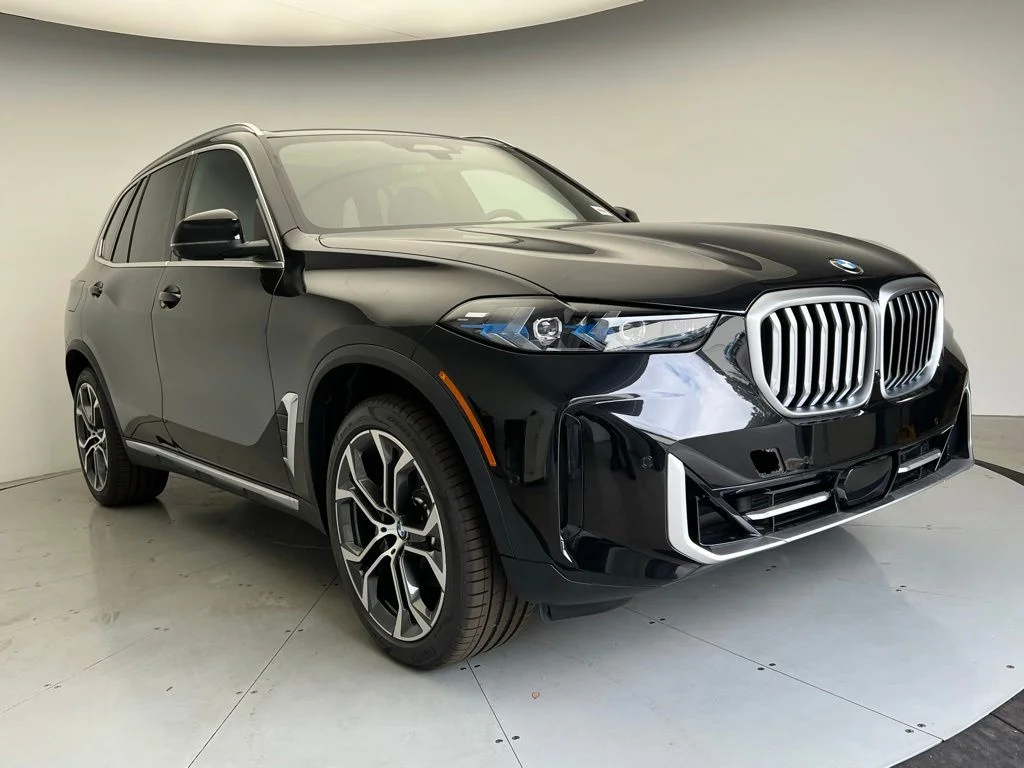 New 2026 Black Sapphire Metallic BMW sDrive40i image 2