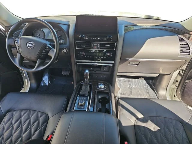 Used 2023 White Nissan Platinum image 9
