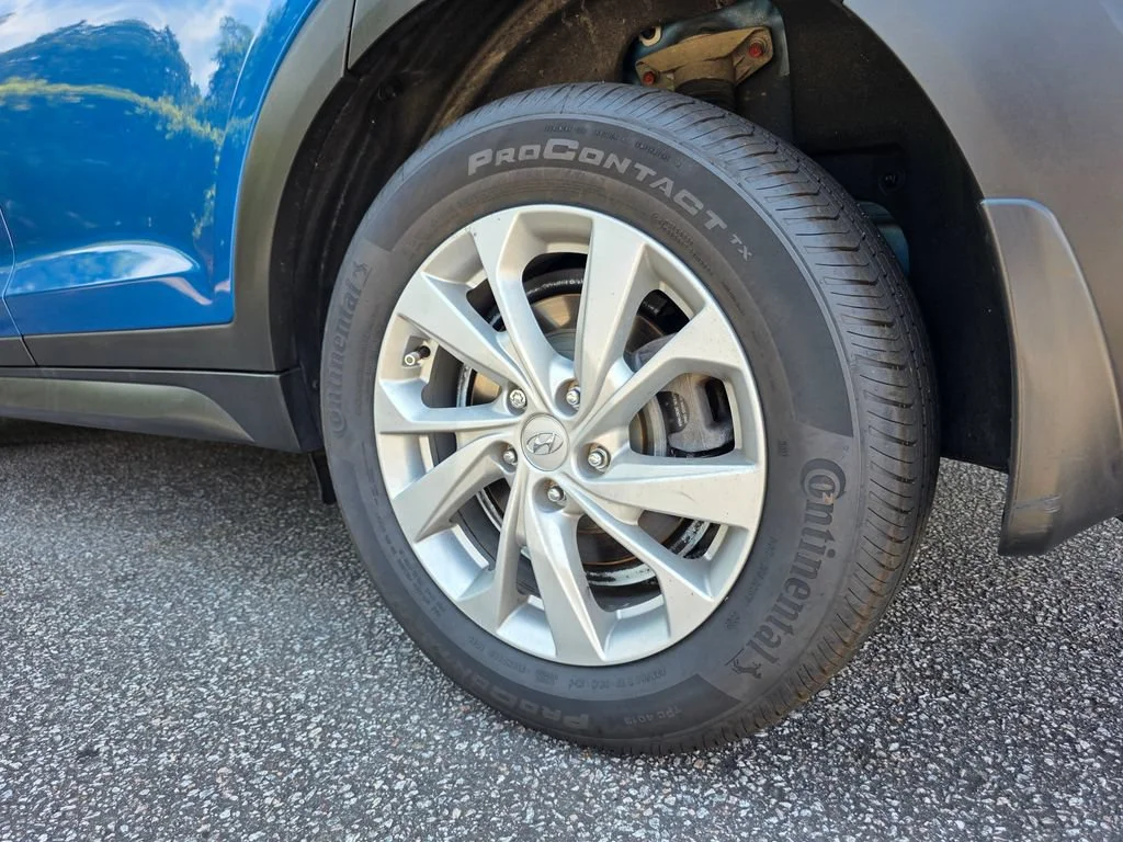 Used 2019 Blue Hyundai SE image 30