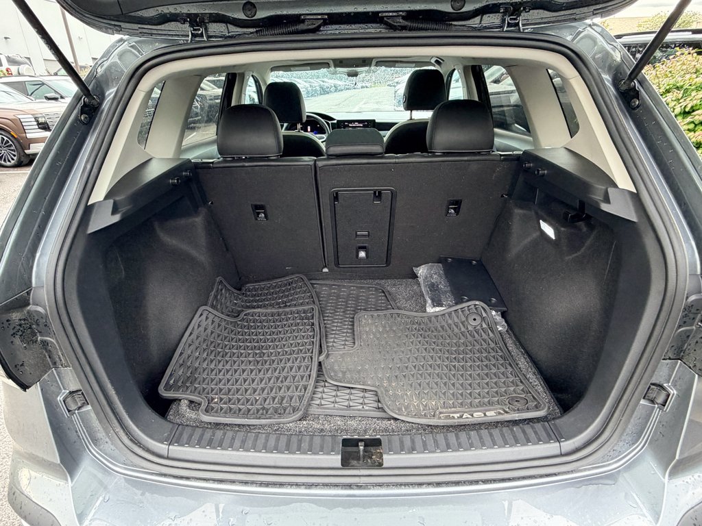 Used 2025 Platinum Gray Metallic Volkswagen SE image 18