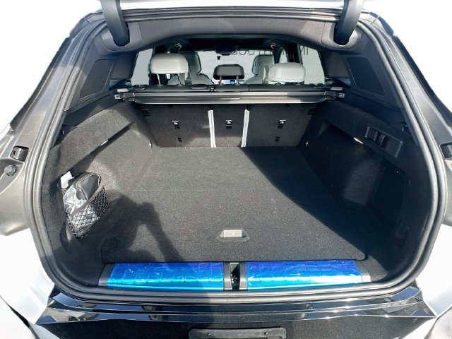 New 2027 White BMW xDrive40i image 18