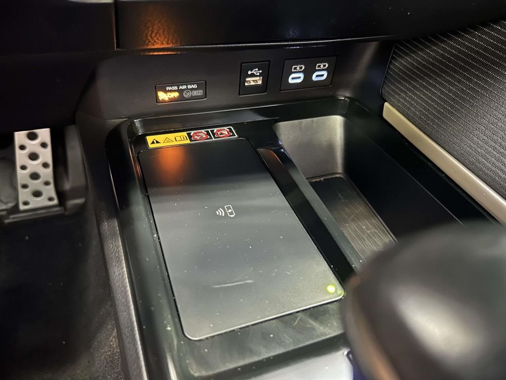 Certified Used 2025  Toyota SE image 23