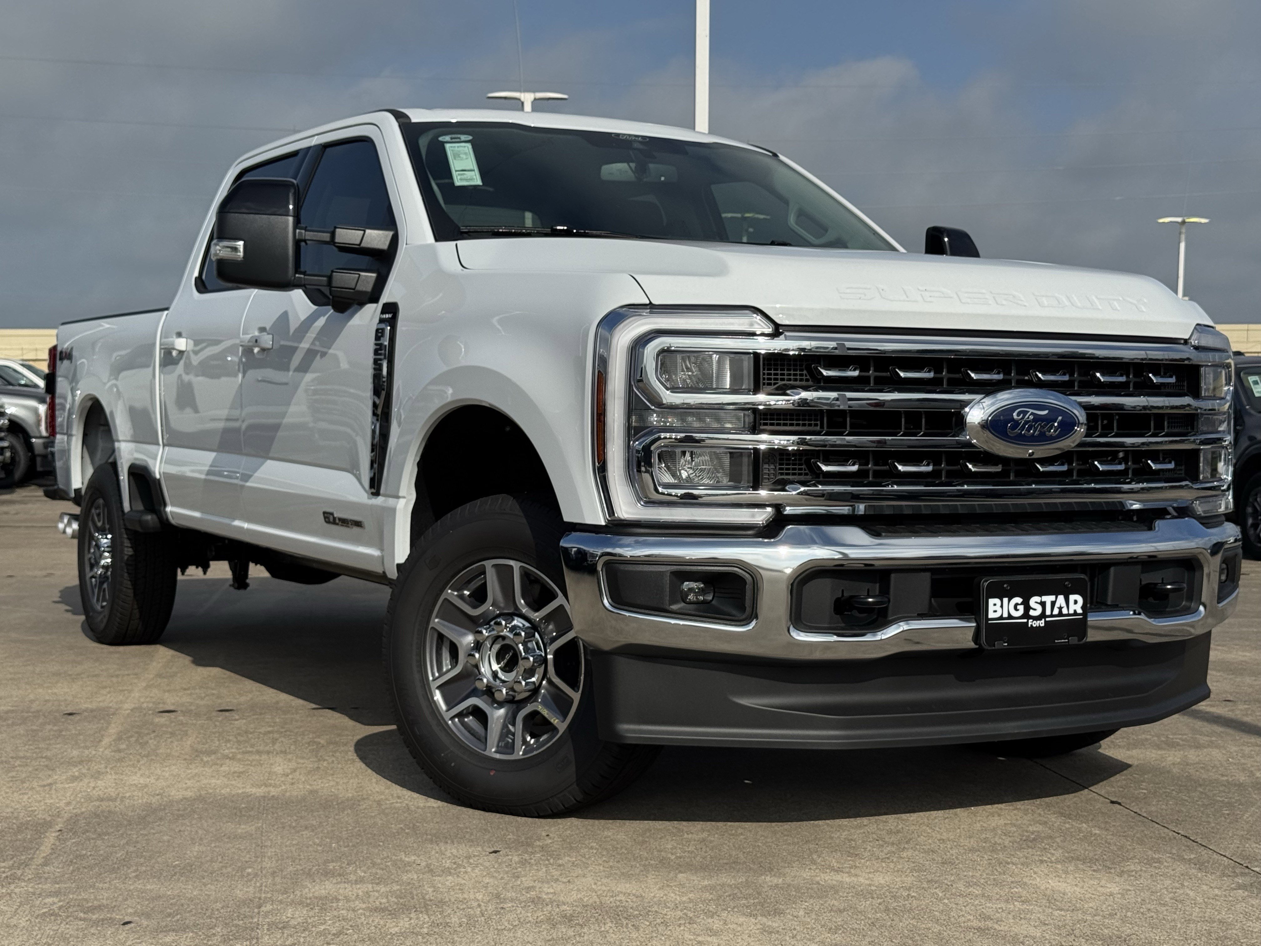 New 2026 Oxford White Ford LARIAT image 2