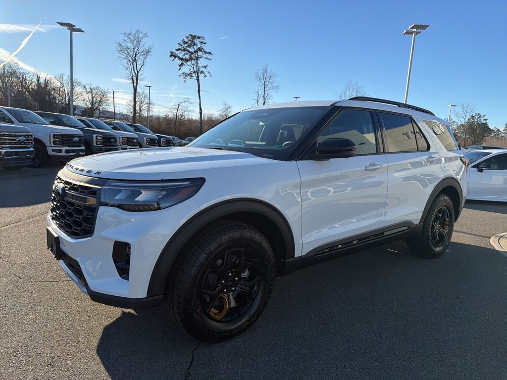 New 2026 Star White Metallic Tri-Coat Ford Tremor® image 7