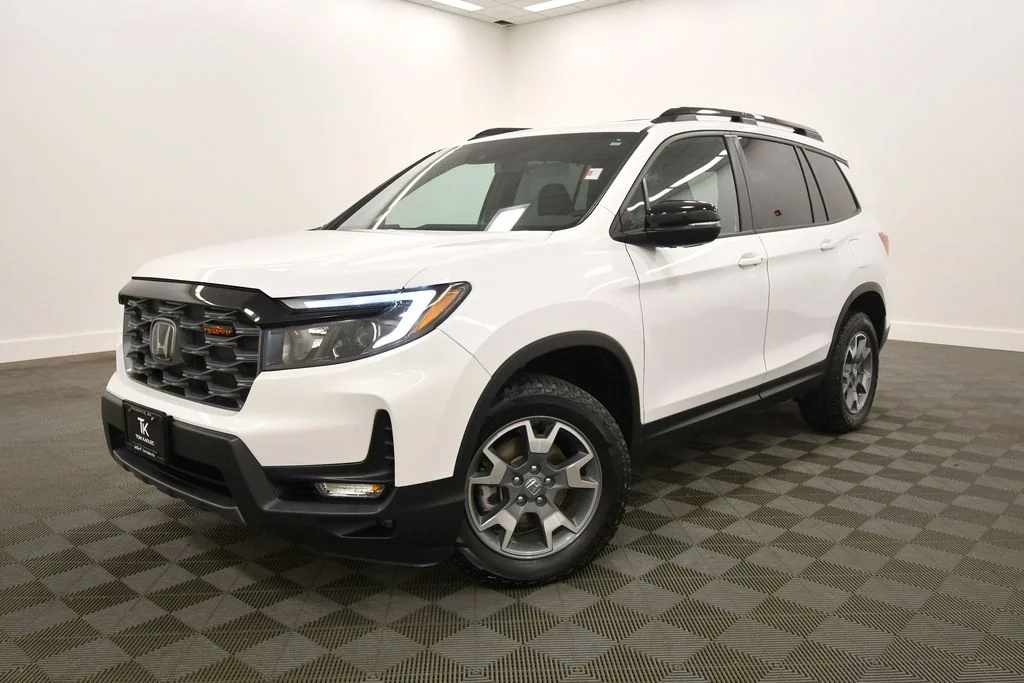 Used 2023 Honda Passport TrailSport with VIN 5FNYF8H61PB015952 for sale in Rochester, Minnesota