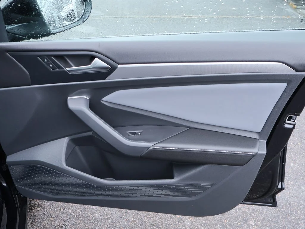 New 2026 Black Volkswagen 1.5T SE image 14