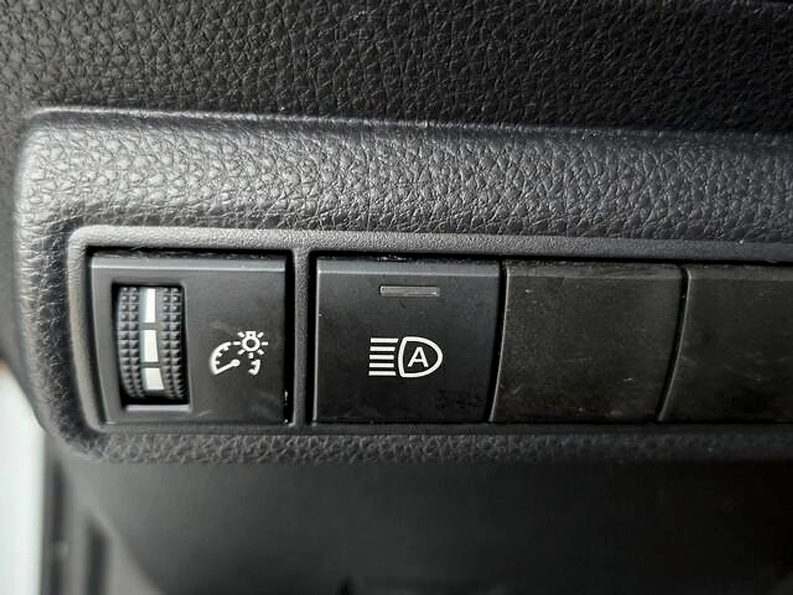 Used 2024  Toyota LE image 23