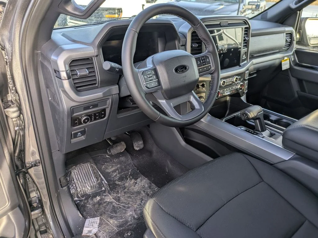New 2026 Carbonized Gray Metallic Ford XLT image 21