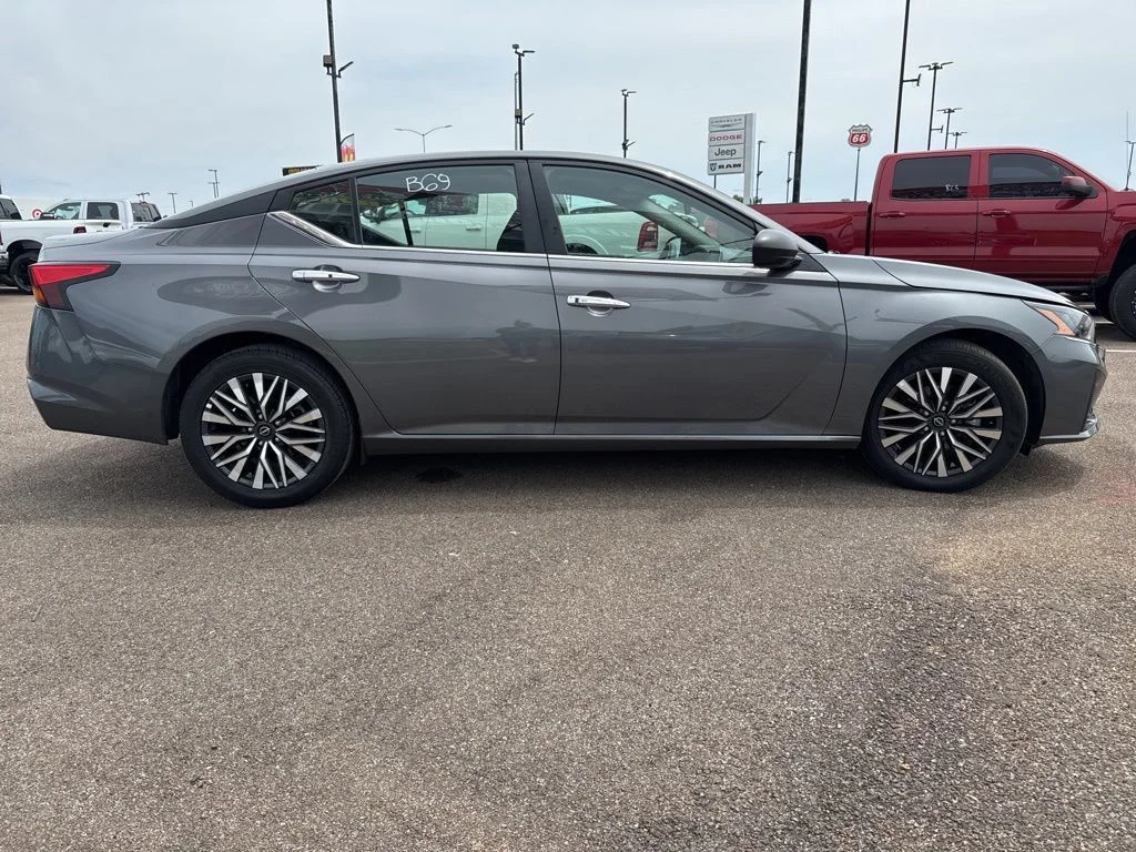 Used 2025 Gray Nissan 2.5 SV image 9