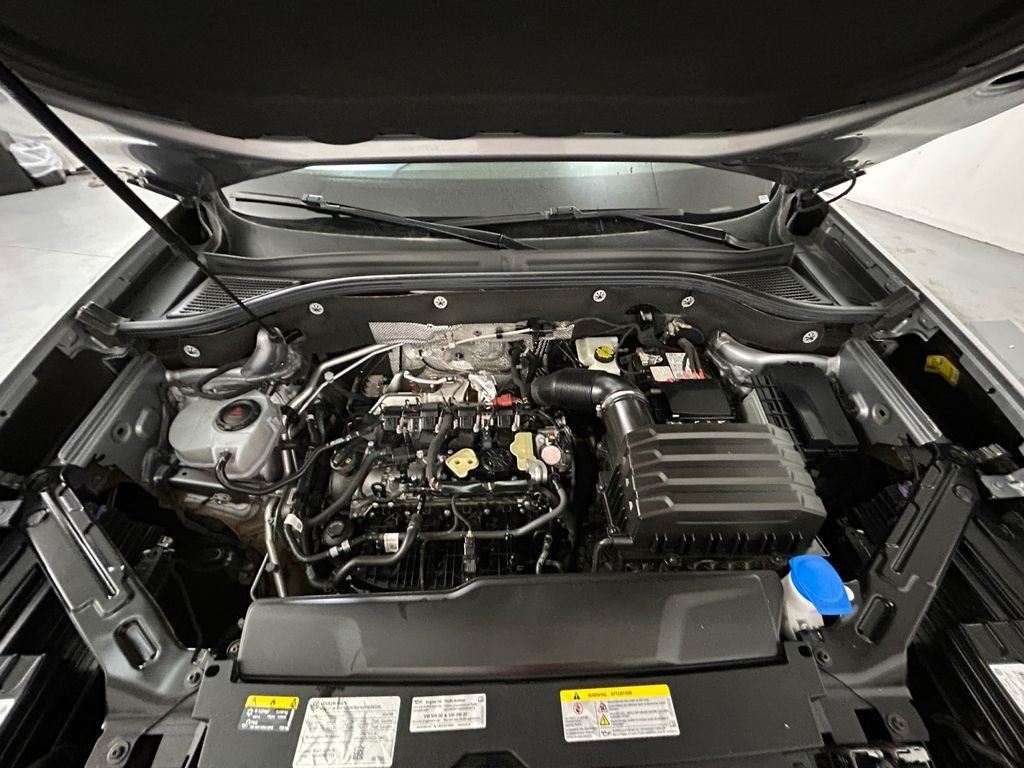 Used 2024  Volkswagen 2.0T SE w/Technology image 21