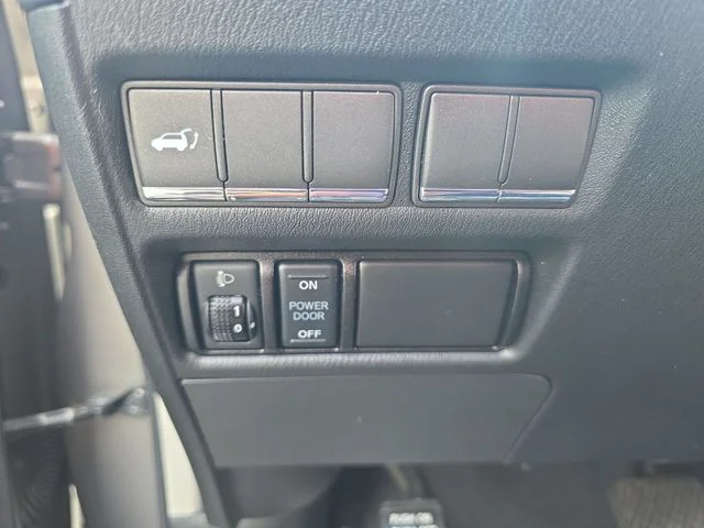 Used 2017 Gray INFINITI Base image 28