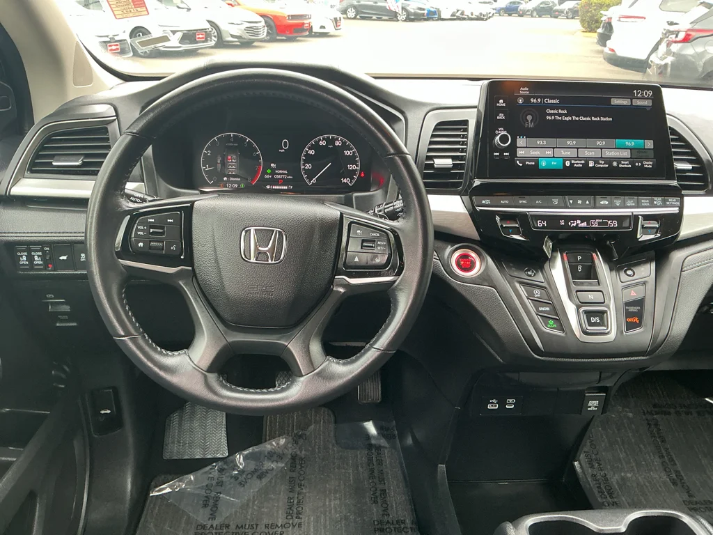 Used 2025 SOLAR SILVER METALLIC Honda EX-L image 7