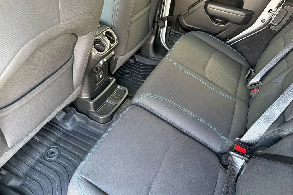 Used 2023 Silver Jeep Rubicon 4xe image 14