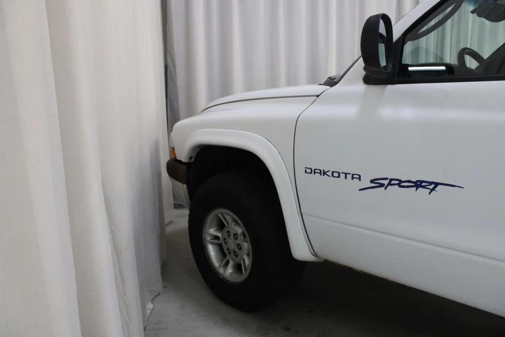 Used 2000 White Dodge Sport image 24