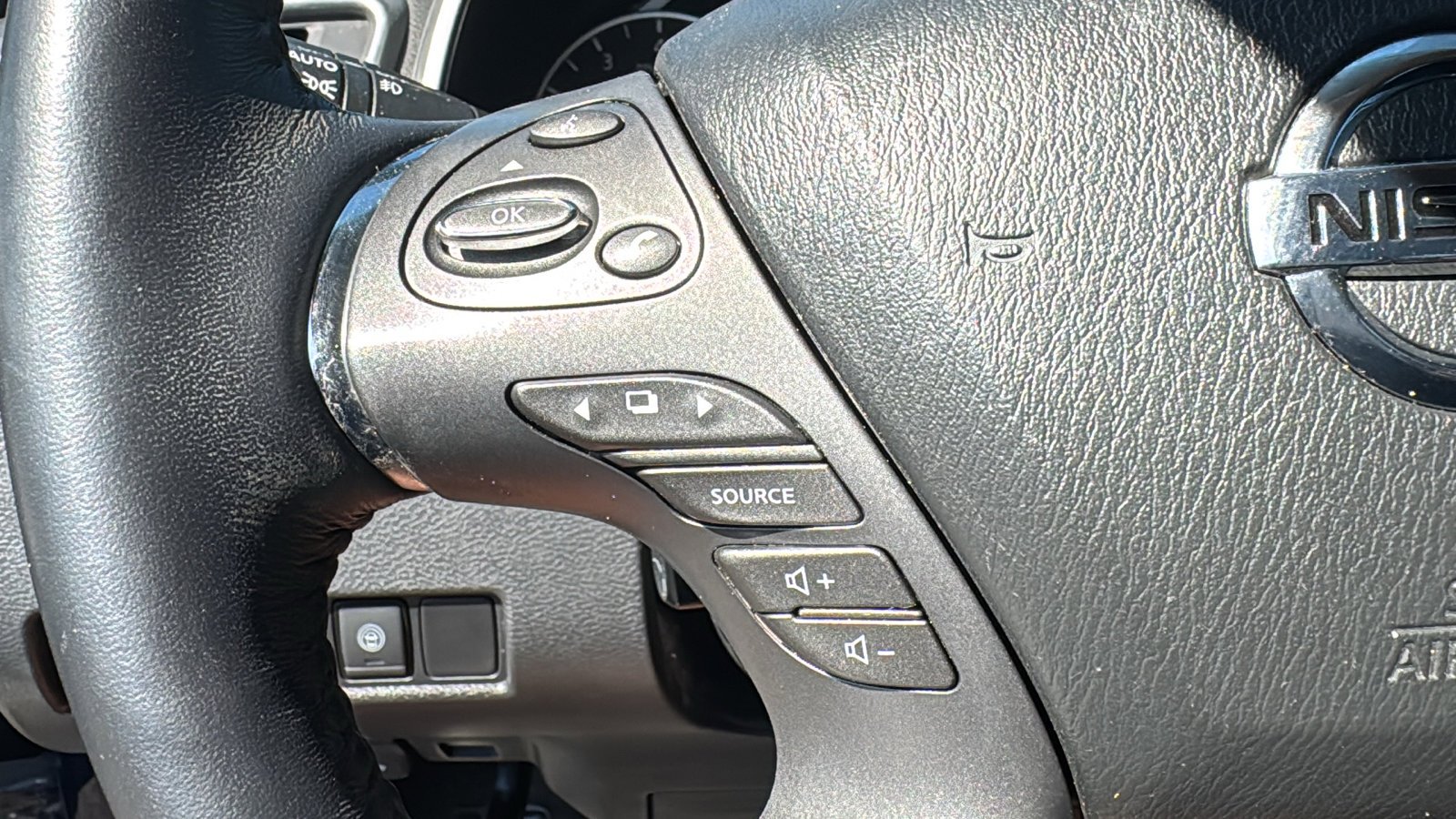 Certified Used 2020 Deep Blue Pearl Nissan Platinum image 22