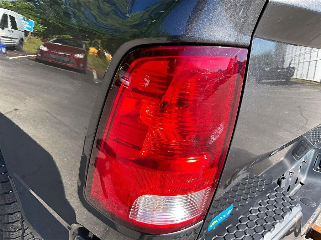 Used 2019 Granite Crystal Metallic Clearcoat Ram Express image 34