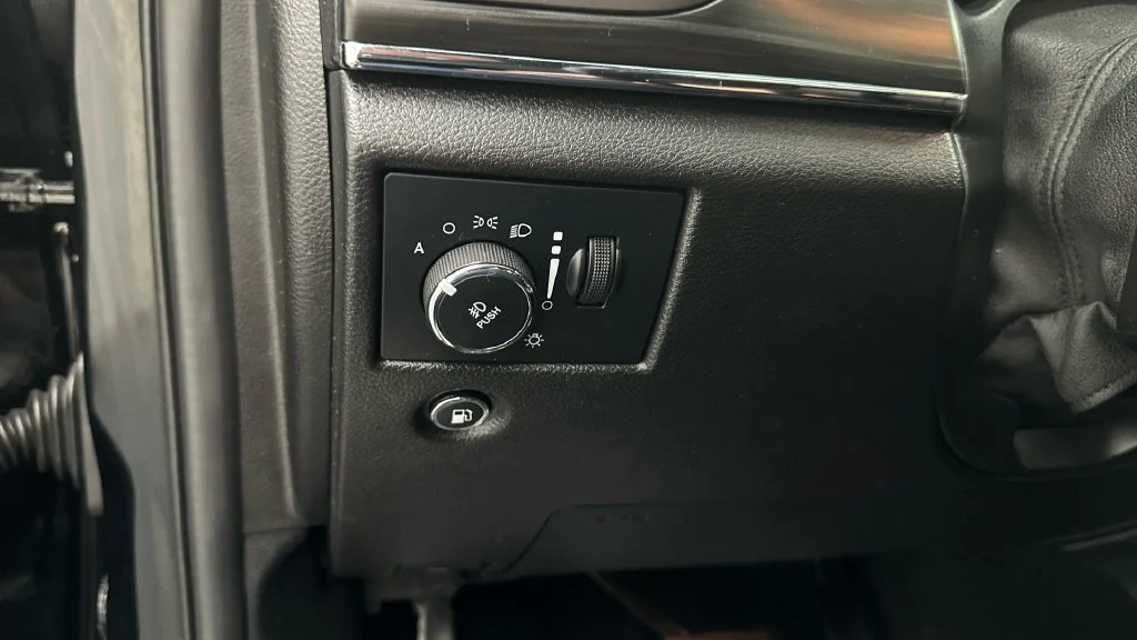 Used 2021 Black Jeep Limited image 26