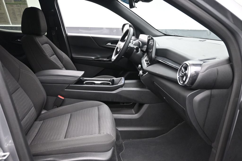Used 2025 Gray Chevrolet LT image 9