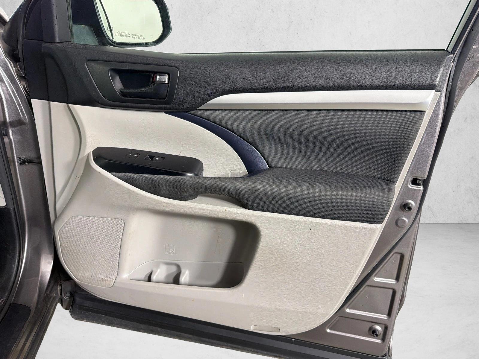 Used 2016 Predawn Gray Mica Toyota LE image 14