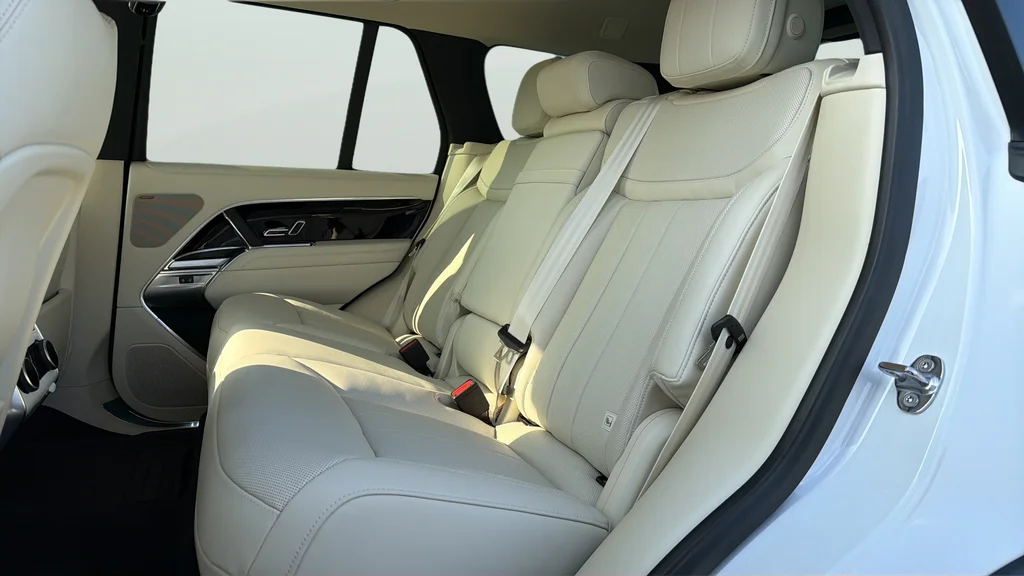 Used 2026 White Land Rover SE image 20