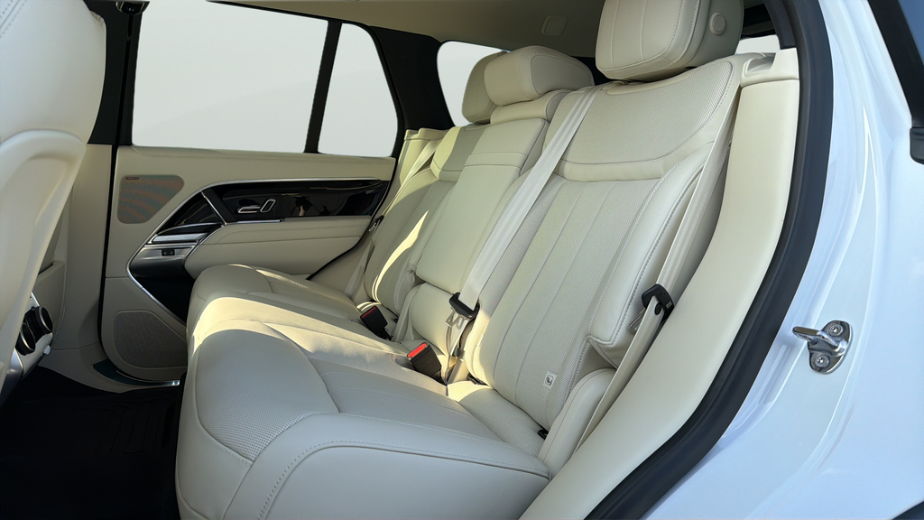 Used 2026 White Land Rover SE image 20