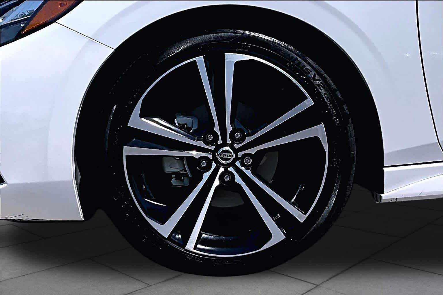 Used 2023 Aspen White Tricoat Nissan SR image 11