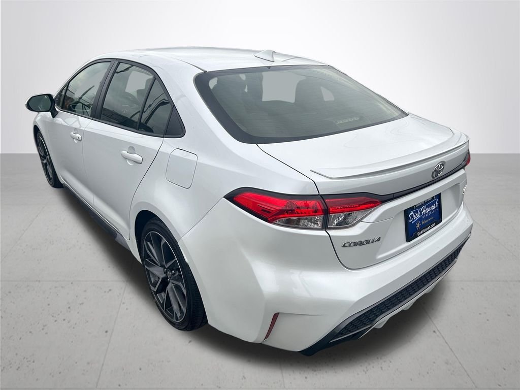 Used 2022 Pearl Toyota SE image 9