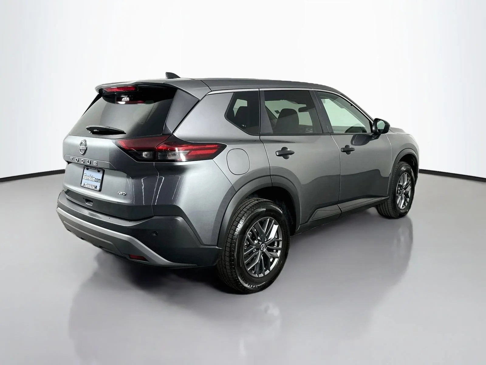 Used 2023 Gray Nissan S image 8