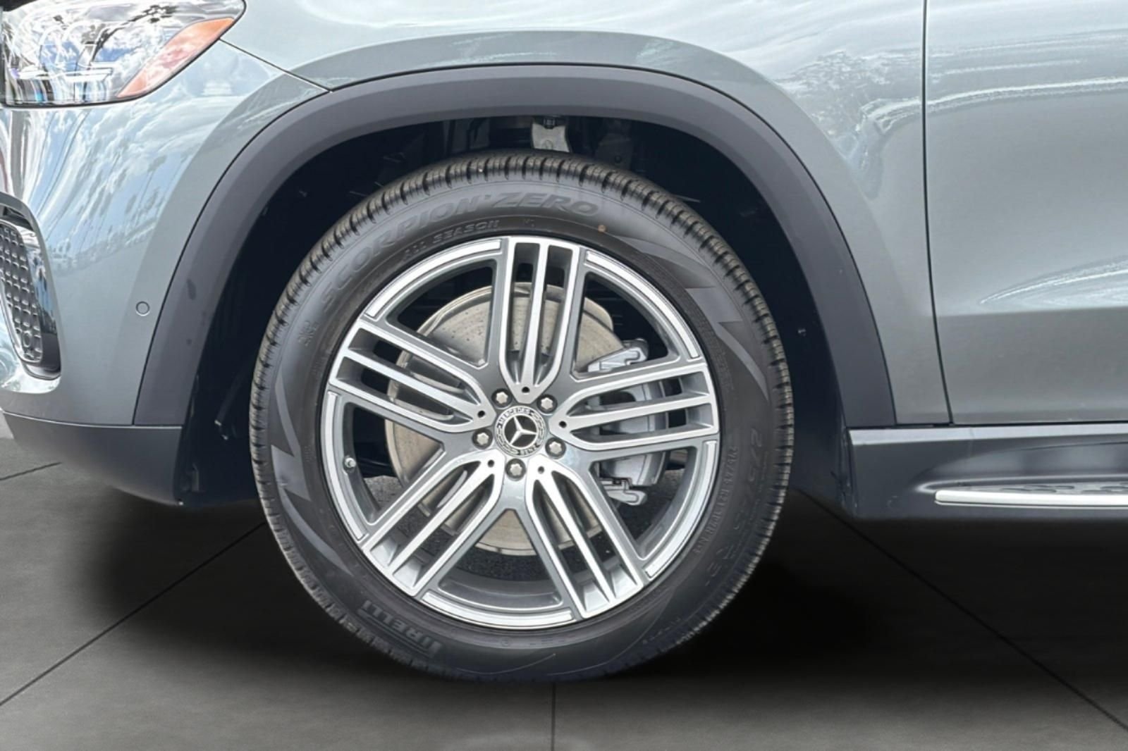New 2026 Selenite Grey Metallic Mercedes-Benz GLS 450 image 3
