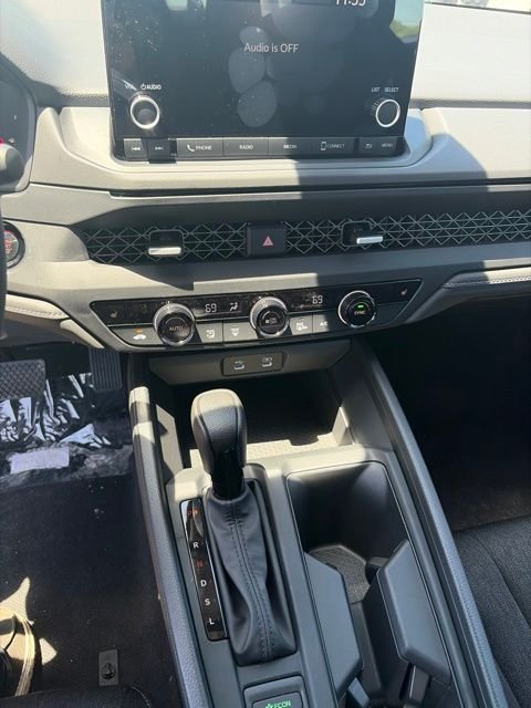 2025 Honda Accord SE - Photo 9