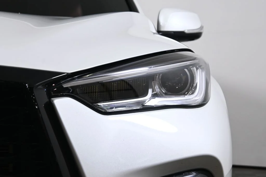 Certified Used 2023 White INFINITI SPORT image 11