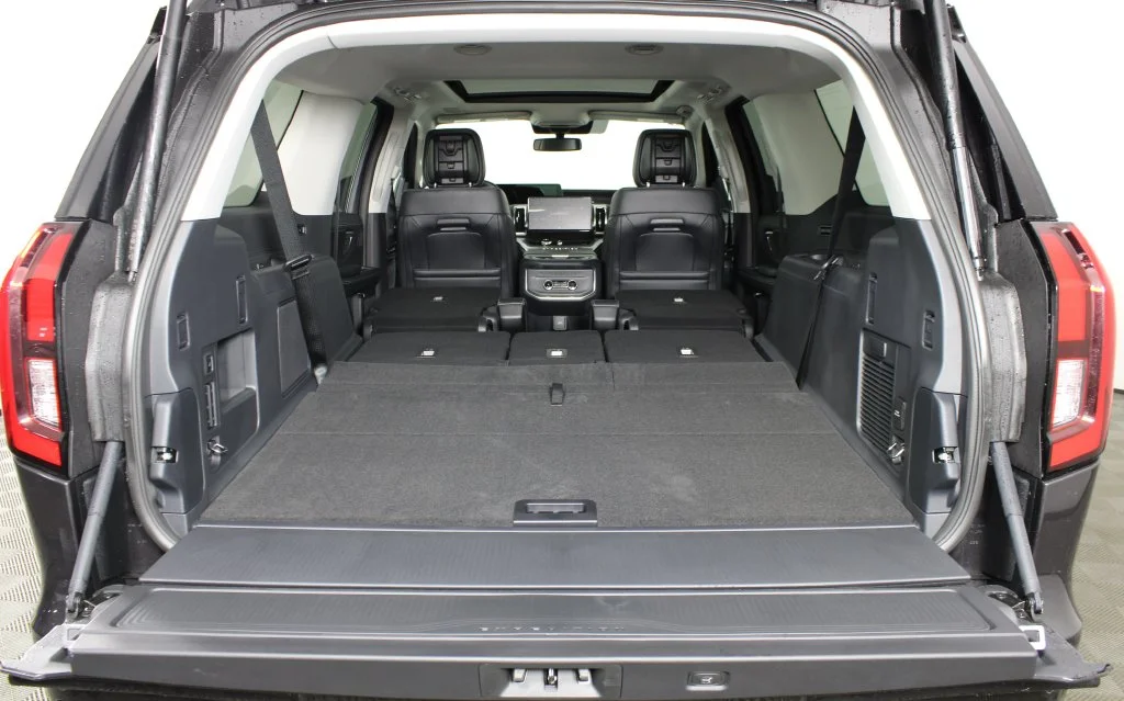 New 2027 Dark Matter Gray Metallic Ford Platinum image 9
