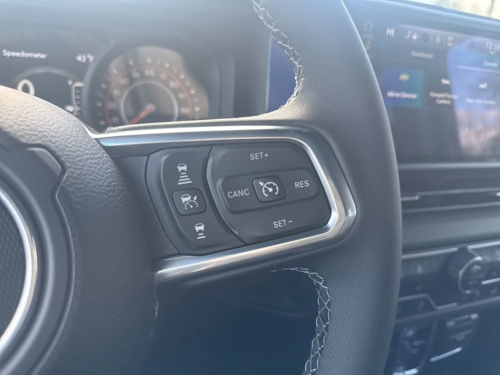 2025 Jeep Wrangler 4-Door Sahara - Photo 19