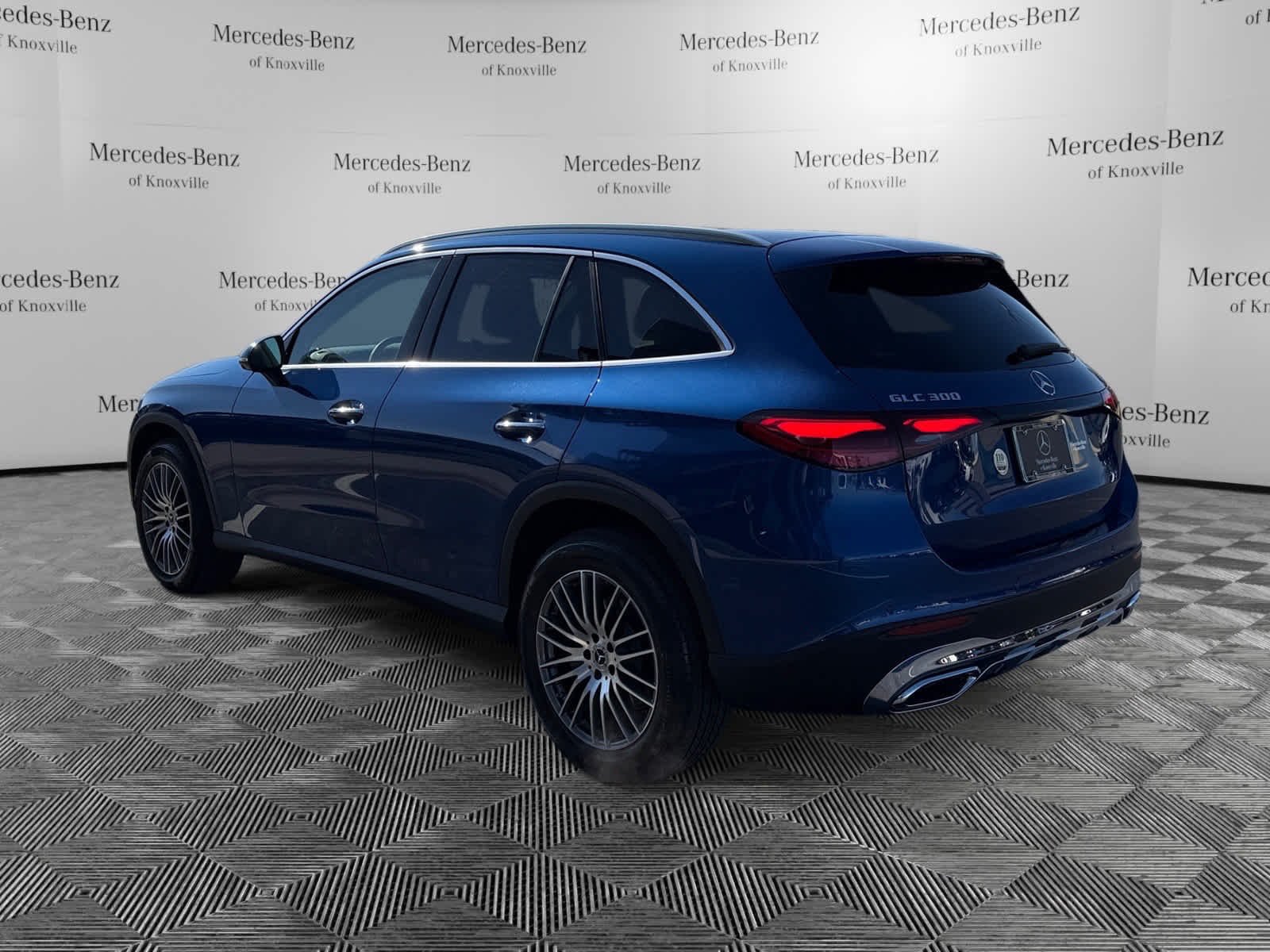 Used 2026 Starling Blue Metallic Mercedes-Benz GLC 300 image 3