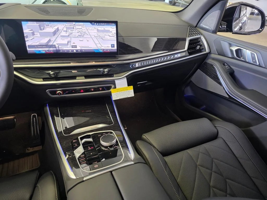 New 2026 Manhattan Green Metallic BMW sDrive40i image 10