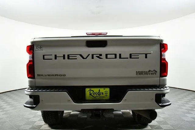 2022 Chevrolet Silverado 3500HD High Country - Photo 12