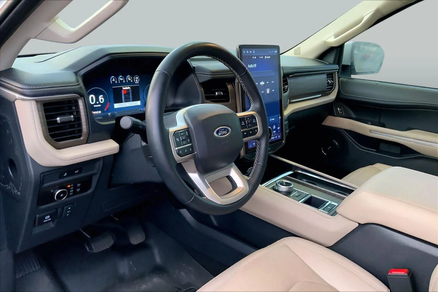 Used 2023 Star White Metallic Tri-Coat Ford Limited image 17