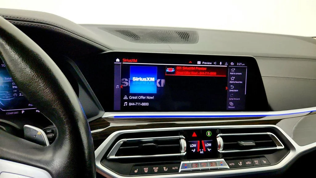 Used 2021 Arctic Grey Metallic BMW xDrive40i SAV w/ Premium, Parking Assistance & Cold Weather Pkgs image 19