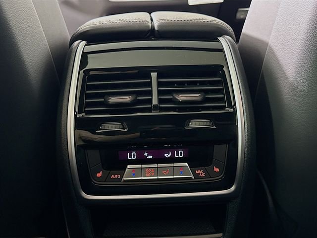 New 2026 Black Sapphire Metallic BMW xDrive40i image 27