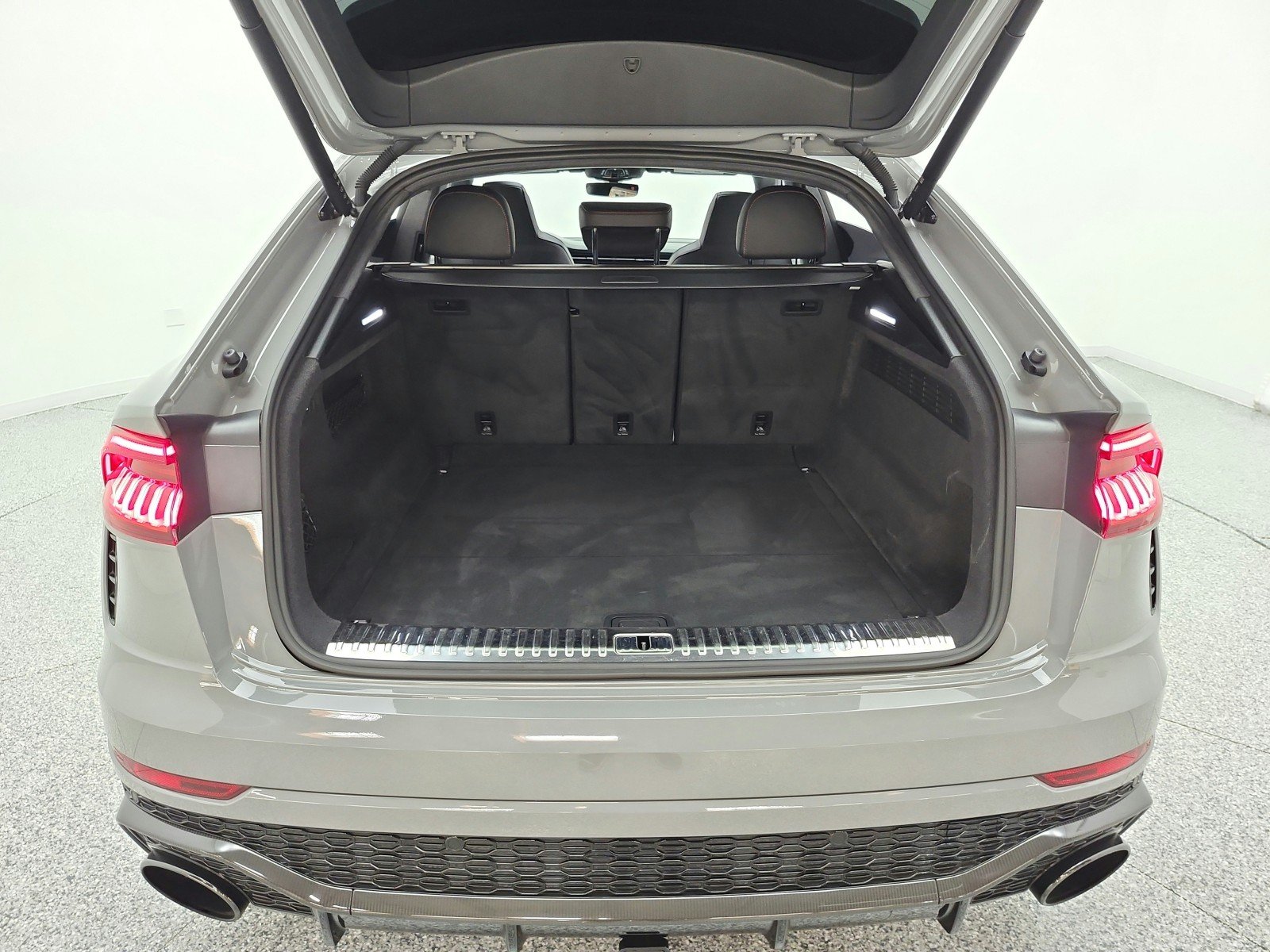 Used 2024 Nardo Gray Audi 4.0 TFSI quattro image 18