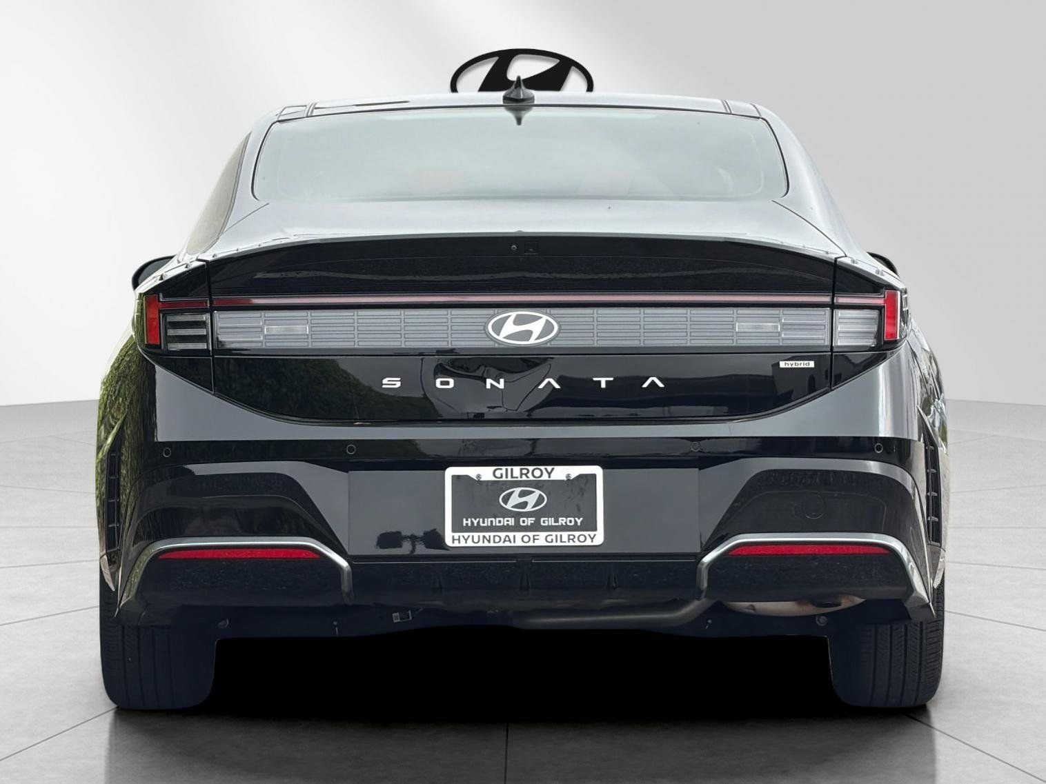 Used 2024 Black Hyundai Limited image 4