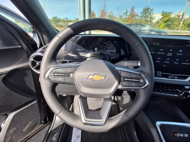 2027 Chevrolet Equinox LT - Photo 11