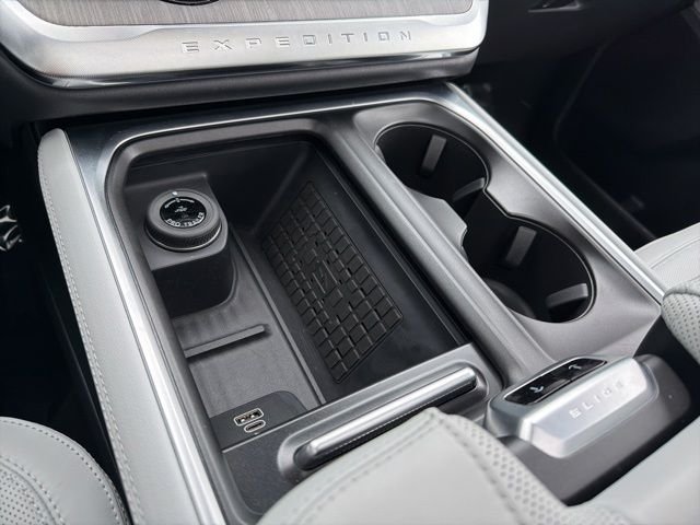 New 2025 Agate Black Metallic Ford Platinum® image 22