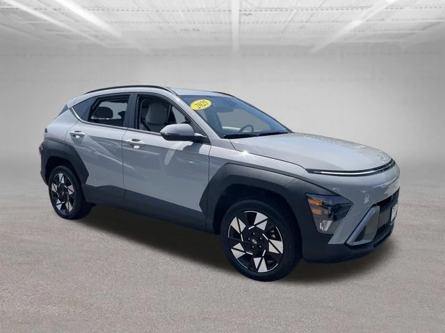 Used 2025 Gray Hyundai SEL image 4