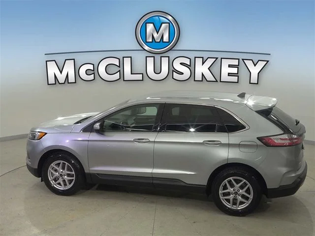 Used 2024 Silver Ford SEL image 10